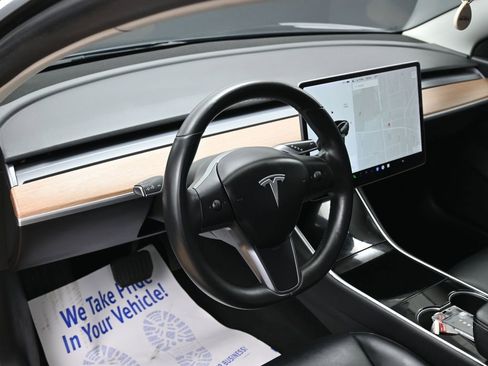 Used 2018 Tesla Model 3 Mid Range image 12