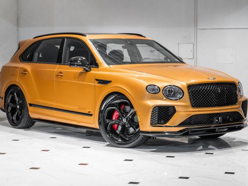 Used 2025 Bentley Bentayga image 1