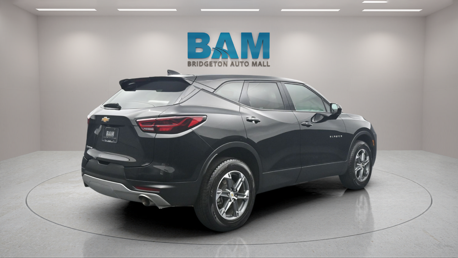 Used 2025 Chevrolet Blazer LT FWD image 6