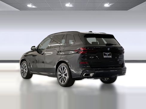Used 2026 BMW X5 xDrive50e w/ M Sport Package image 3
