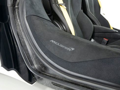 Used 2024 McLaren 750S Spider image 36