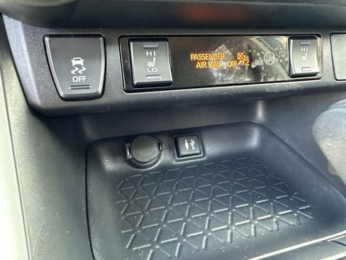 Used 2019 Toyota RAV4 XLE w/ Convenience Package image 32