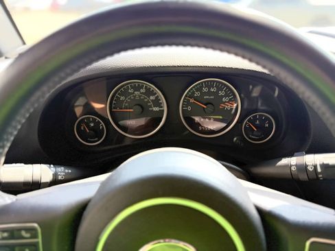 Used 2016 Jeep Wrangler Unlimited Sahara AWD/4WD image 17