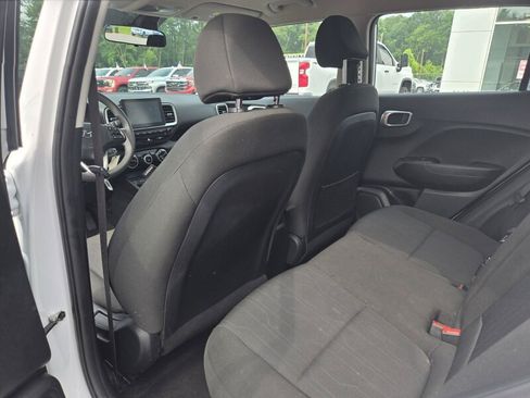 Used 2024 Hyundai Venue SE FWD image 20