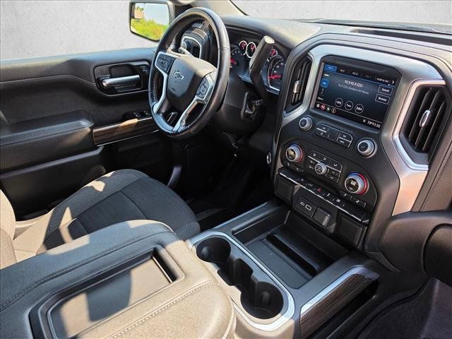 Certified 2022 Chevrolet Silverado 1500 RST w/ Redline Edition AWD/4WD image 10