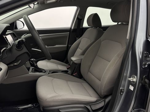 Used 2019 Hyundai Elantra SEL FWD image 13