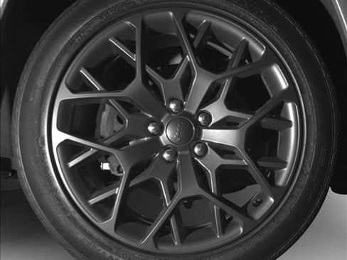 Used 2024 Jeep Grand Cherokee L Summit w/ Advanced Protech Group IV image 15