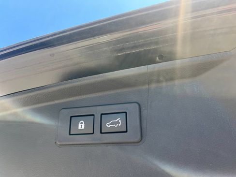 Used 2025 Subaru Outback Limited AWD/4WD image 10