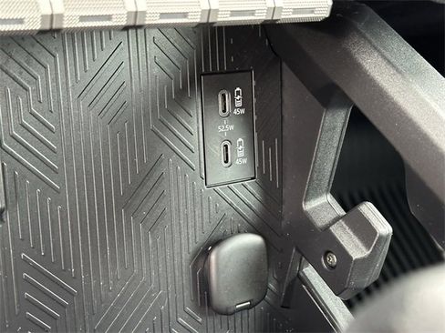 Certified 2025 Toyota Tacoma SR5 image 19