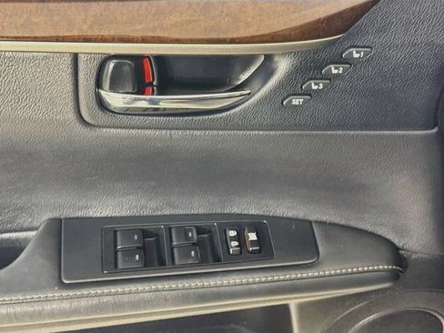 Used 2014 Lexus ES 350 w/ Luxury Package FWD image 23