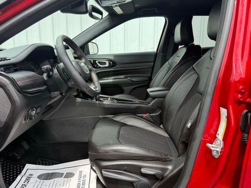 Used 2025 Jeep Compass Trailhawk image 6