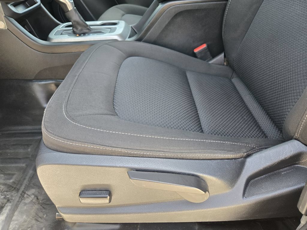 Used 2022 Chevrolet Colorado LT w/ Fleet Safety Package RWD image 25