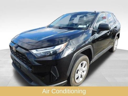 Used 2023 Toyota RAV4 LE image 4