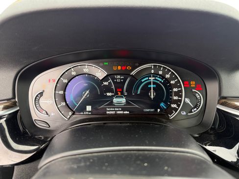 Used 2018 BMW 530e w/ Premium Package 2 image 11