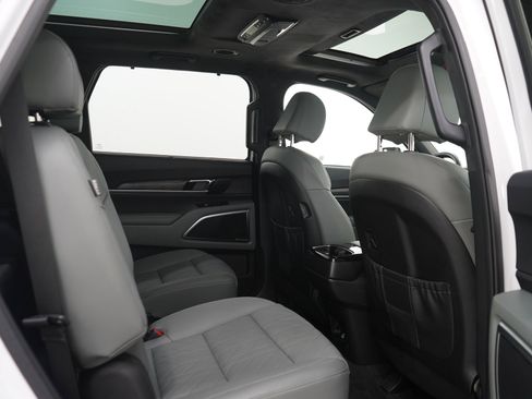 Used 2024 Kia Telluride SX Prestige X-Line AWD/4WD image 14