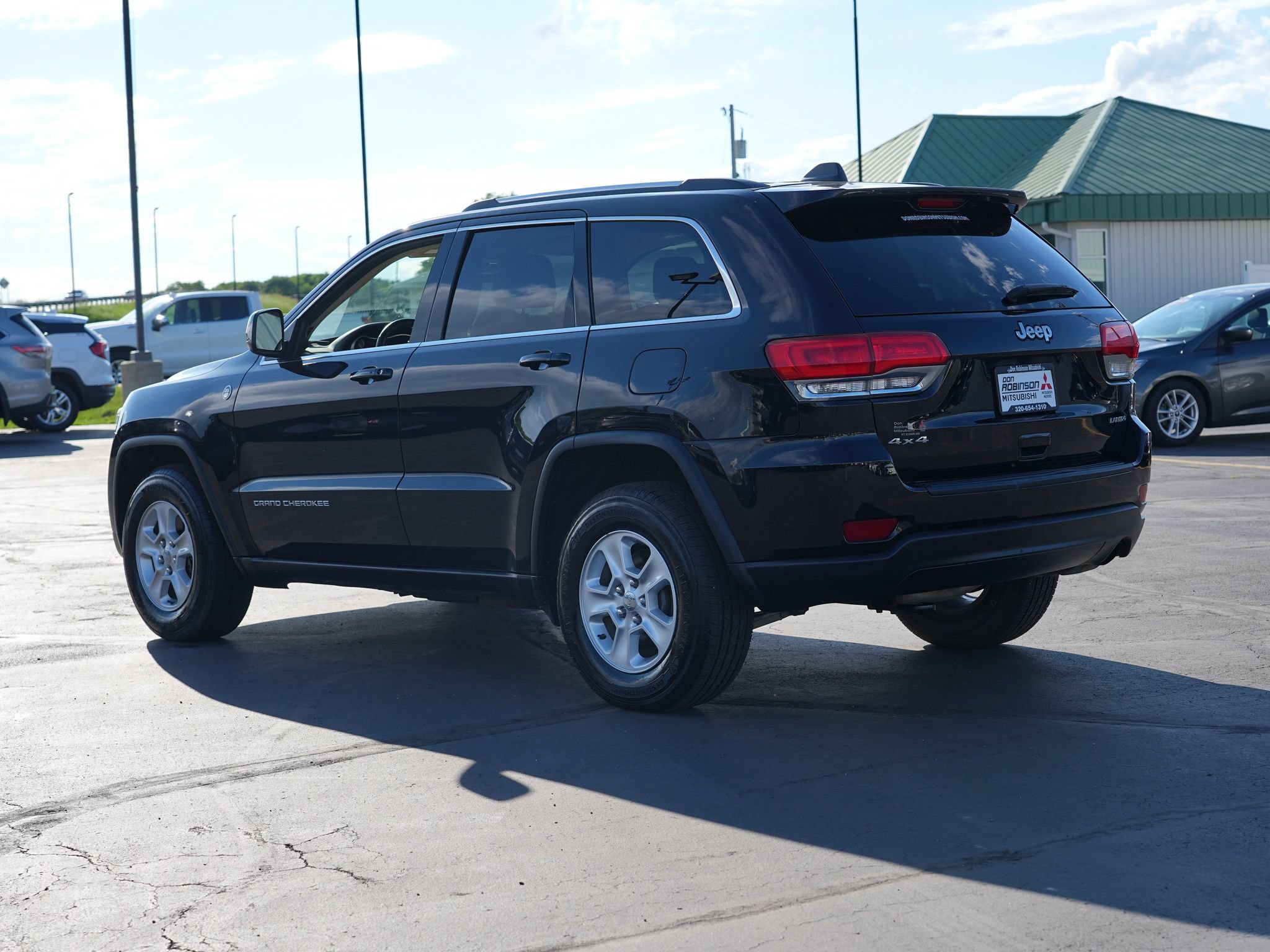 Used 2016 Jeep Grand Cherokee Laredo w/ Quick Order Package 23E AWD/4WD image 6