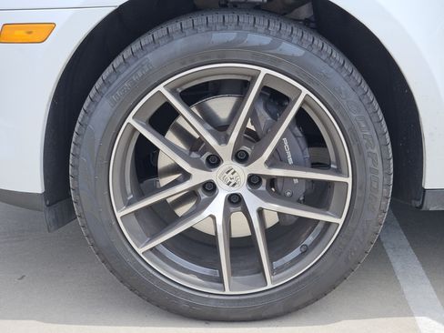 Certified 2026 Porsche Macan AWD/4WD image 14