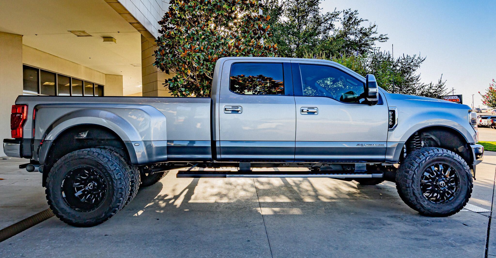 Used 2022 Ford F350 Lariat w/ Lariat Ultimate Package AWD/4WD image 10