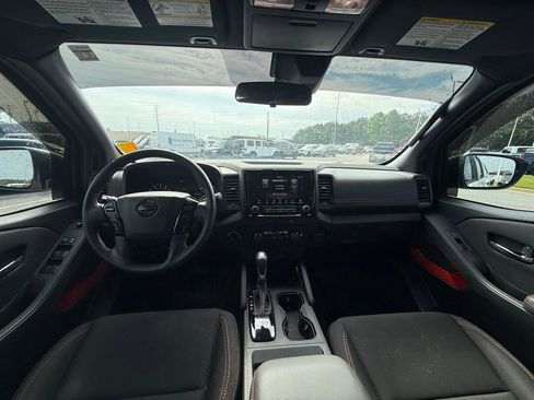 Used 2023 Nissan Frontier PRO-4X w/ Tow Package AWD/4WD image 9