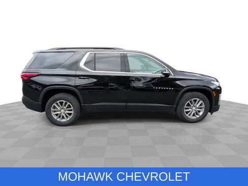 Used 2023 Chevrolet Traverse LT w/ Rear Camera Mirror Package AWD/4WD image 9