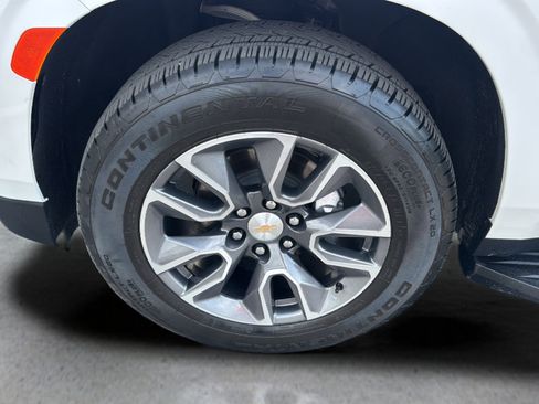 Used 2024 Chevrolet Tahoe LT w/ LT Signature Plus Package RWD image 19