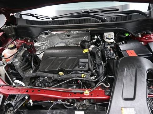 Used 2024 Chevrolet Trax RS w/ Sunroof Package FWD image 31