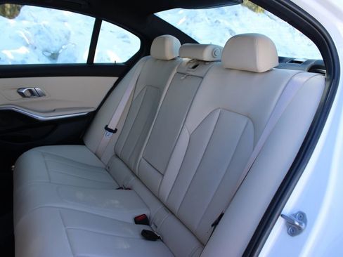 Used 2021 BMW 330i xDrive Sedan w/ Convenience Package image 16