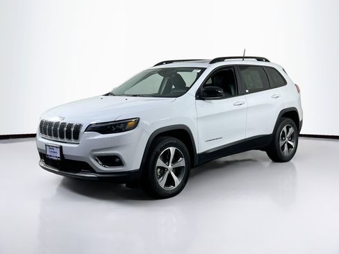 Used 2022 Jeep Cherokee Limited image 1