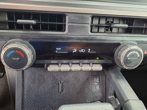 Used 2025 Toyota 4Runner SR5 AWD/4WD image 14