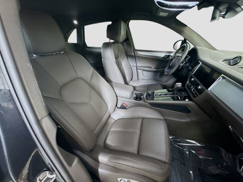 Used 2023 Porsche Macan image 28