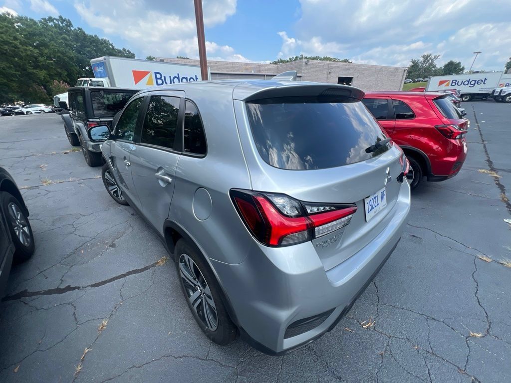 Used 2025 Mitsubishi Outlander Sport SE AWD/4WD image 5