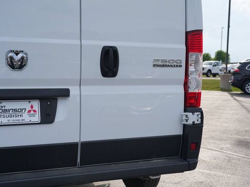 Used 2024 RAM ProMaster 2500 w/ Convenience Group FWD image 10