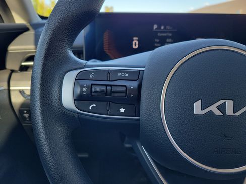 Used 2025 Kia K5 LXS image 25