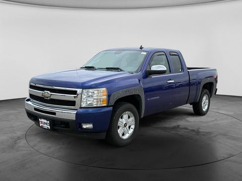 Used 2011 Chevrolet Silverado 1500 LT w/ All-Star Edition AWD/4WD image 3