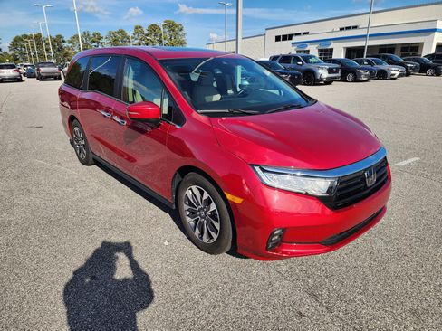 Used 2023 Honda Odyssey EX-L image 2