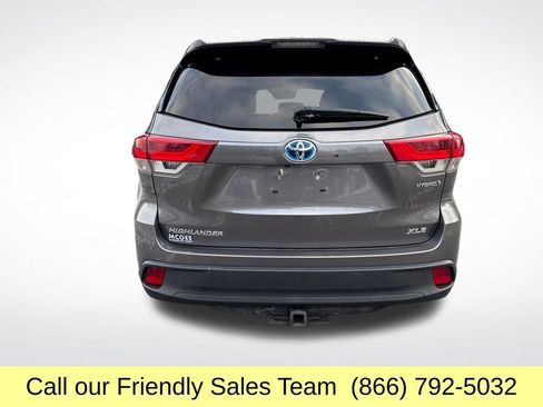 Used 2019 Toyota Highlander XLE image 5