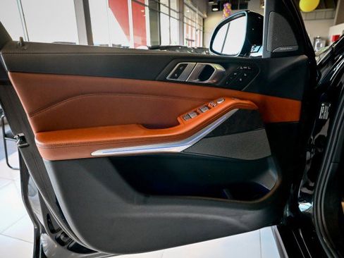 Used 2023 BMW X7 xDrive40i w/ Executive Package image 16