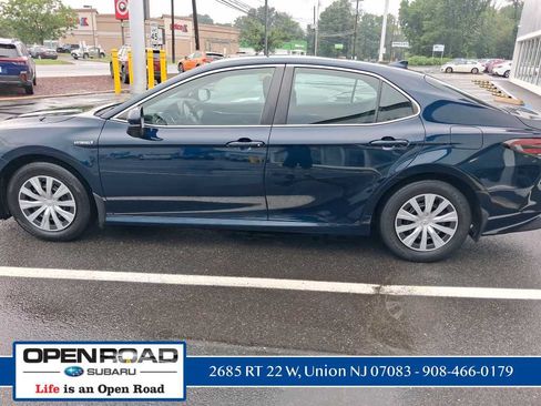 Used 2021 Toyota Camry LE FWD image 4