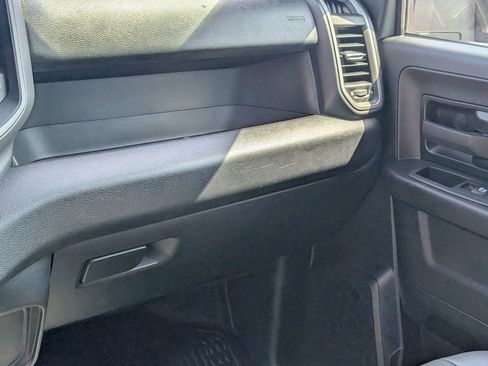 Used 2024 RAM 2500 Tradesman w/ Chrome Appearance Group AWD/4WD image 18