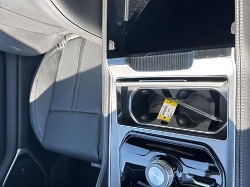 New 2026 Jeep Grand Wagoneer L Limited AWD/4WD image 22