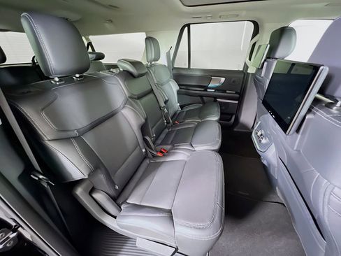 New 2026 Ford Expedition Max Platinum image 18