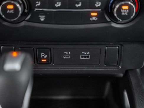 Used 2025 Nissan Frontier SV RWD image 25