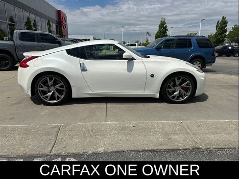 Used 2016 Nissan 370Z Coupe RWD image 9