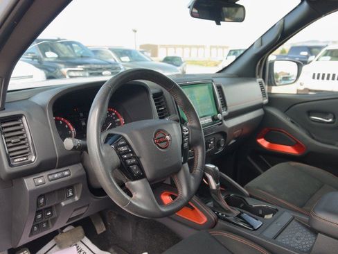 Used 2023 Nissan Frontier PRO-4X w/ Pro Convenience Package AWD/4WD image 16