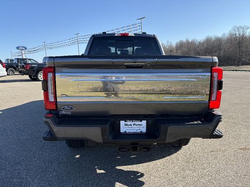 Used 2024 Ford F250 Platinum AWD/4WD image 4