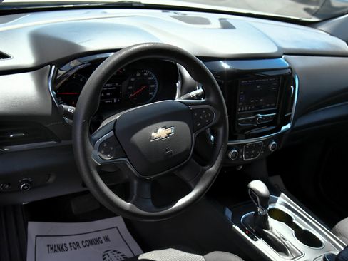 Used 2021 Chevrolet Traverse LS FWD image 14