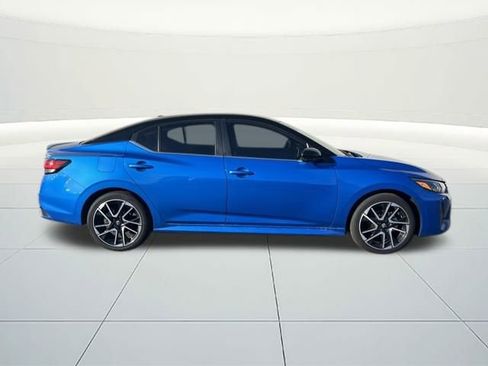 New 2025 Nissan Sentra SR image 5
