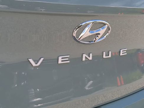 New 2026 Hyundai Venue SE FWD image 13