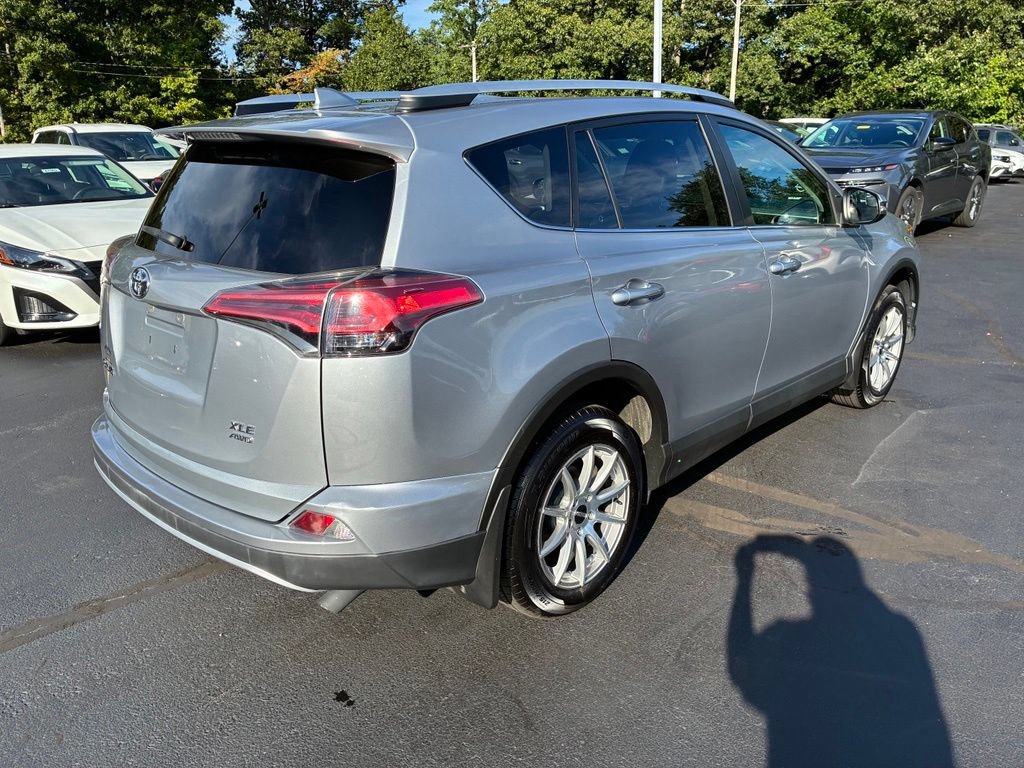 Used 2016 Toyota RAV4 XLE AWD/4WD image 7