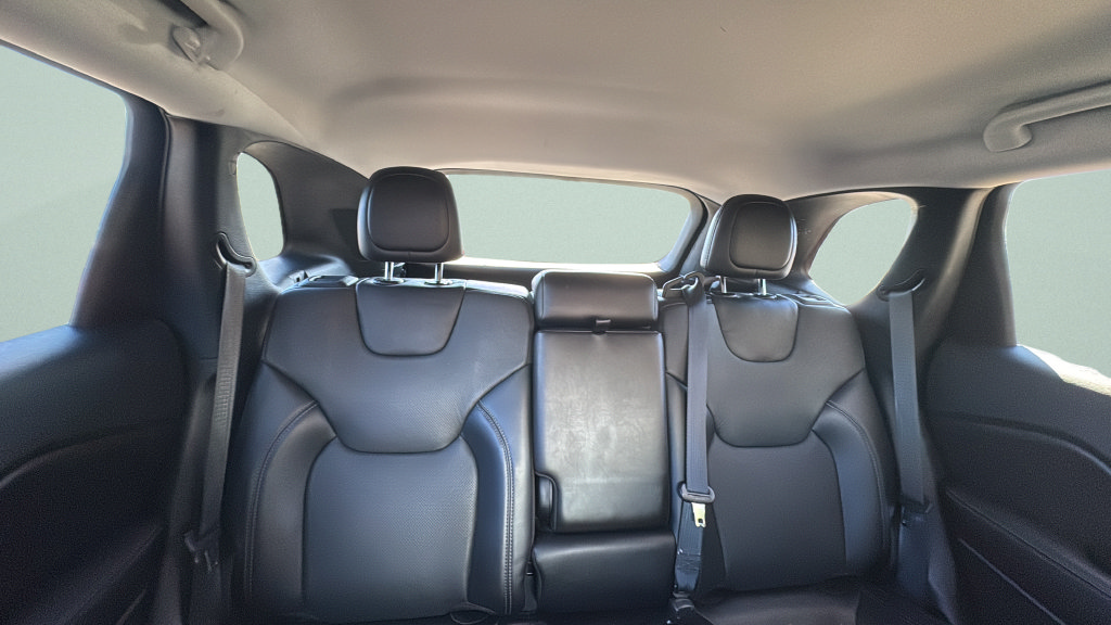 Used 2021 Jeep Cherokee Latitude Lux w/ Comfort/Convenience Group AWD/4WD image 19
